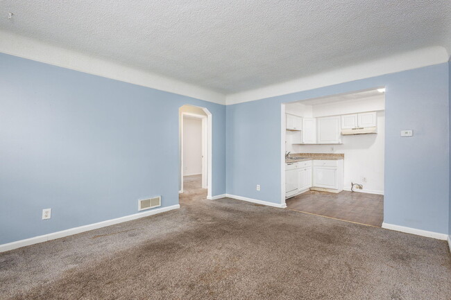 Building Photo - 15398 Garfield St