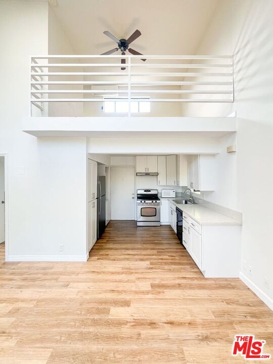 Building Photo - 844 Maltman Ave