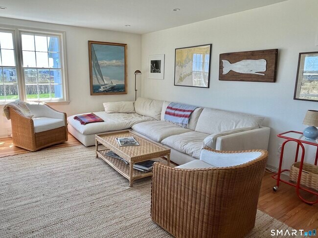 Building Photo - 39 Main St