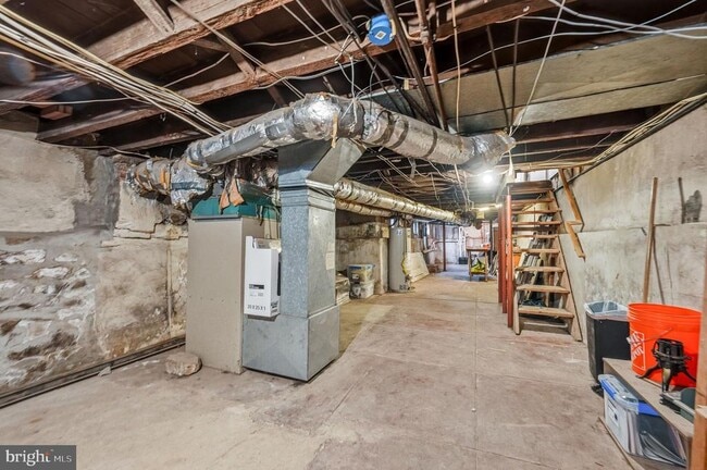 Building Photo - 346 E Union St