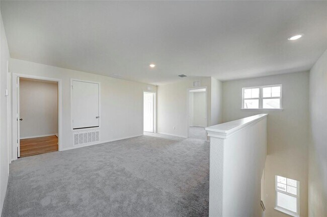 Building Photo - 221 Cherry Vine Dr