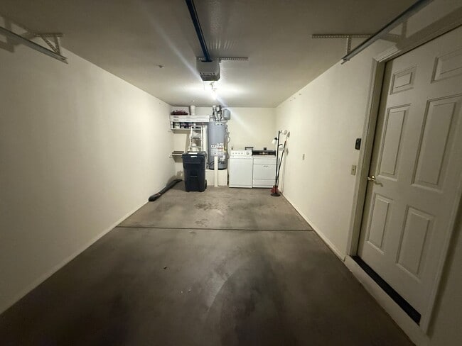 Building Photo - Townhome- Morning Sun