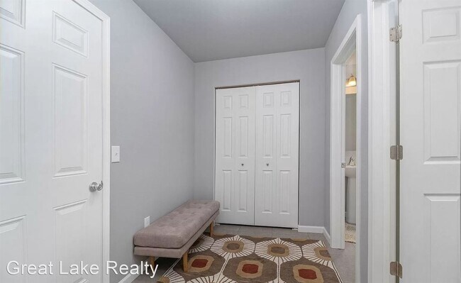 Building Photo - 4 br, 2.5 bath House - 651 East North Street