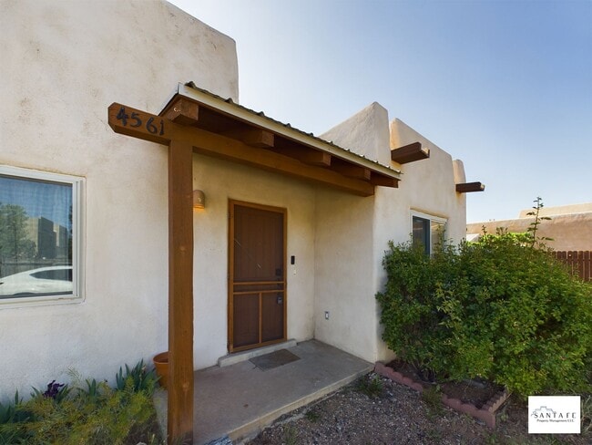 Building Photo - Single Level, Single Family Home Available Now!