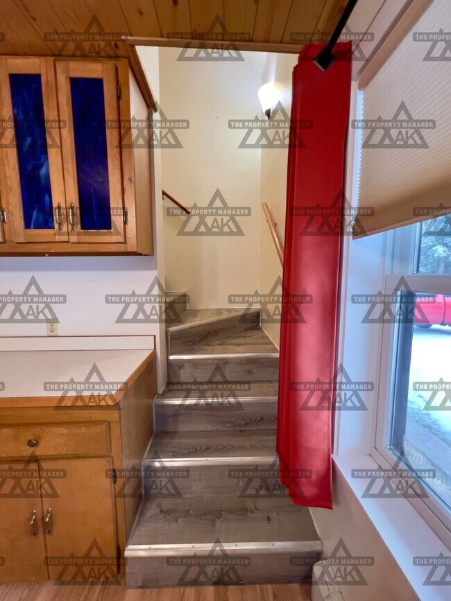 Building Photo - Spacious 3BR, 2.5BA Home off Chena Hot Springs Rd with Yard, Deck & Greenhouse