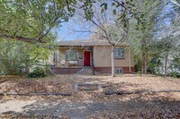 Building Photo - Spacious Sunnyside Bungalow, Finished Base...