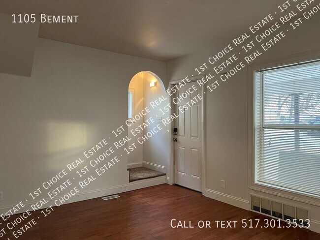 Building Photo - 1105 Bement-