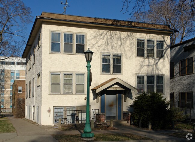 Primary Photo - 423 Fry St