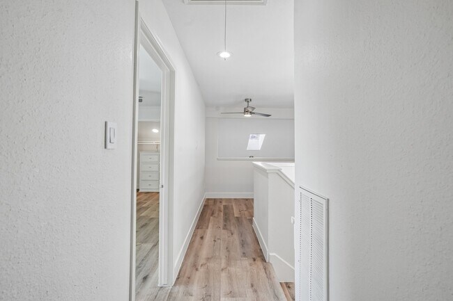 Building Photo - 2861 Panagard Dr