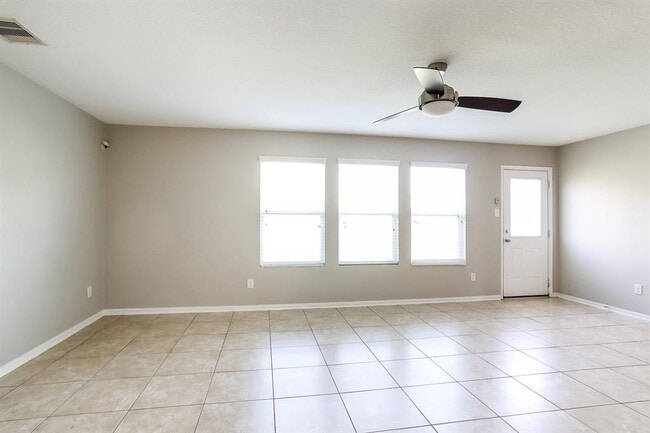 Building Photo - 9885 Hyacinth Way
