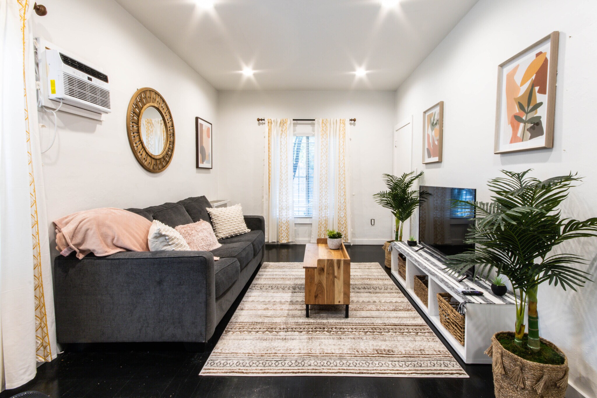 Building Photo - 1806 Washington Way