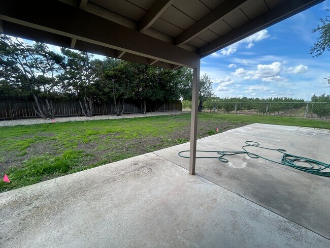 Building Photo - Lease Your Dream Home in the Country!