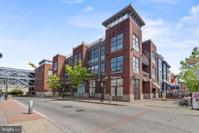 Building Photo - 2328 Champlain St NW