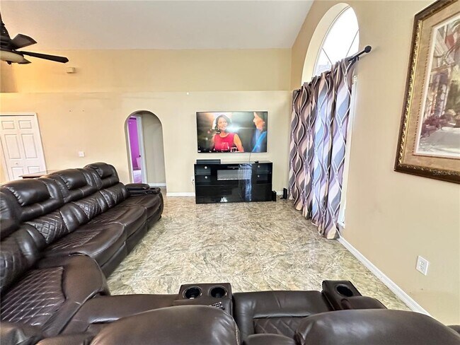 Building Photo - 112 Dulverton Way