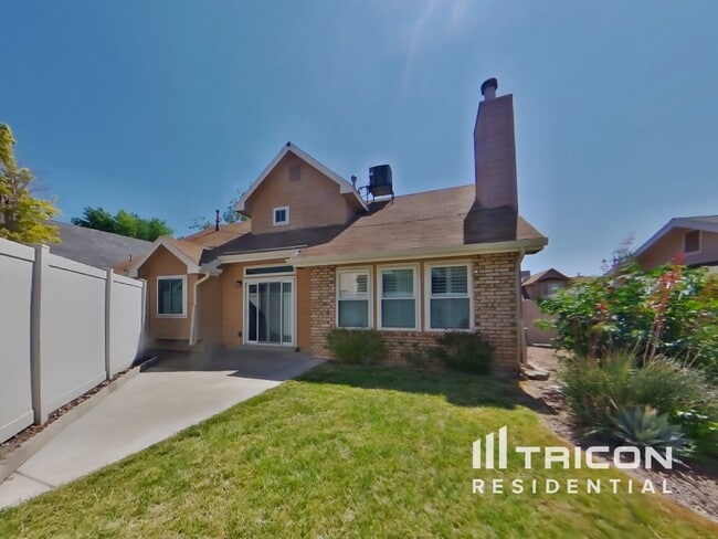 Building Photo - 7815 Snowberry St NW
