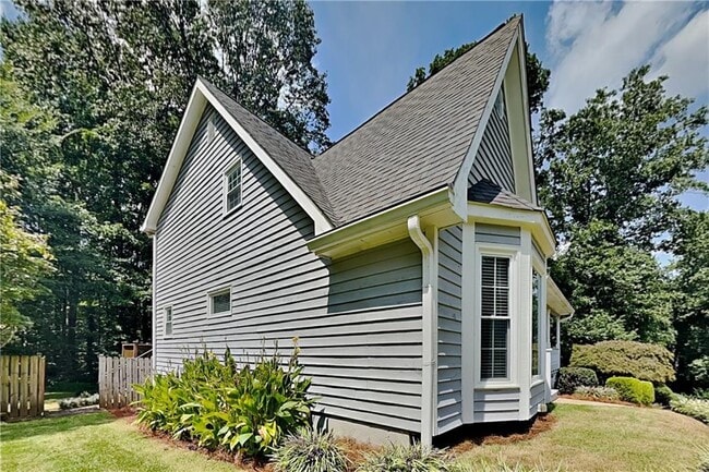Building Photo - 2200 Hamstead Ct