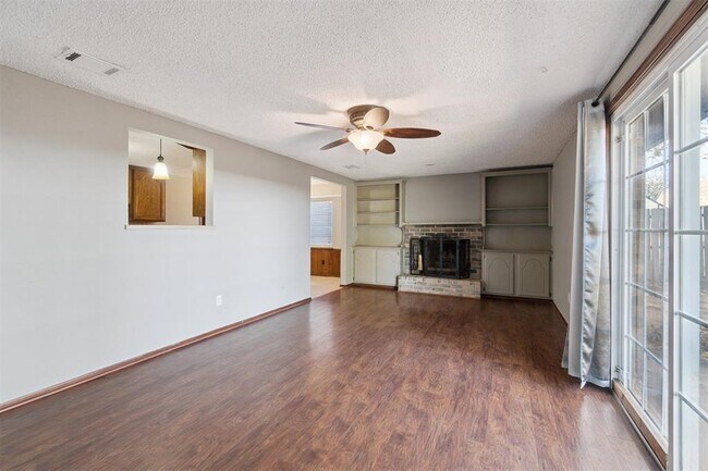 Building Photo - 1205 Swan Lake Rd