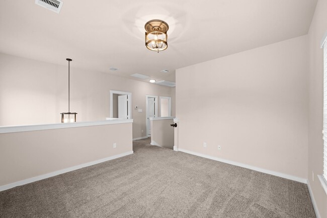 Building Photo - 17019 Seminole Ridge Dr