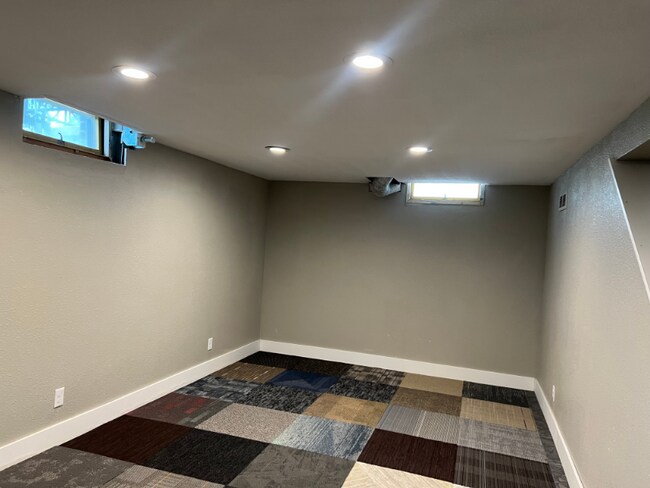 Building Photo - 7720 E Clay St