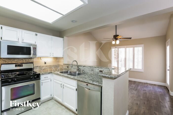 Building Photo - 9416 Sierra Summit Ave