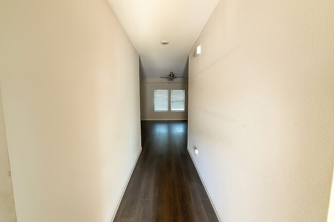 Building Photo - 612 Stampede Ln