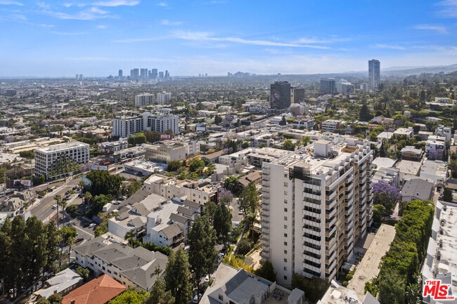 Building Photo - 8787 Shoreham Dr