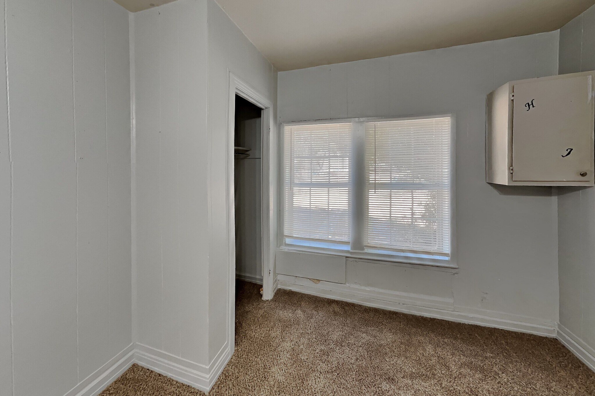 Building Photo - 2427 25th St