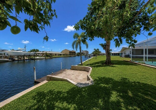 Building Photo - 1725 Bikini Ct