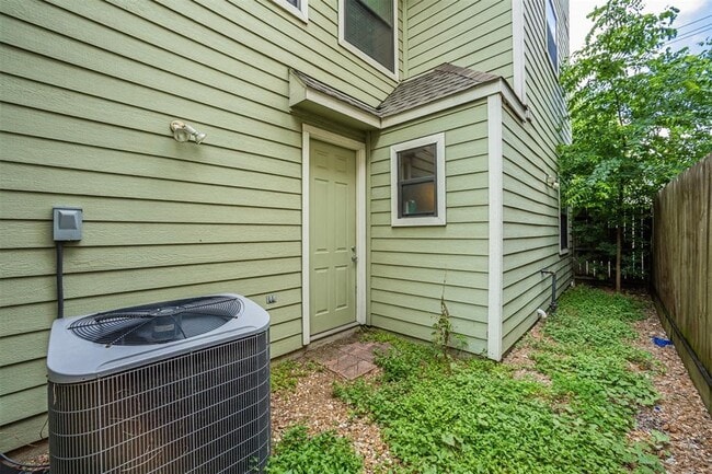 Building Photo - 4217 Koehler St