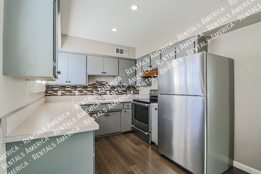 Building Photo - 4132 E Calle Redonda