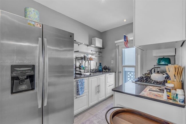 Building Photo - 13105 Ixora Ct