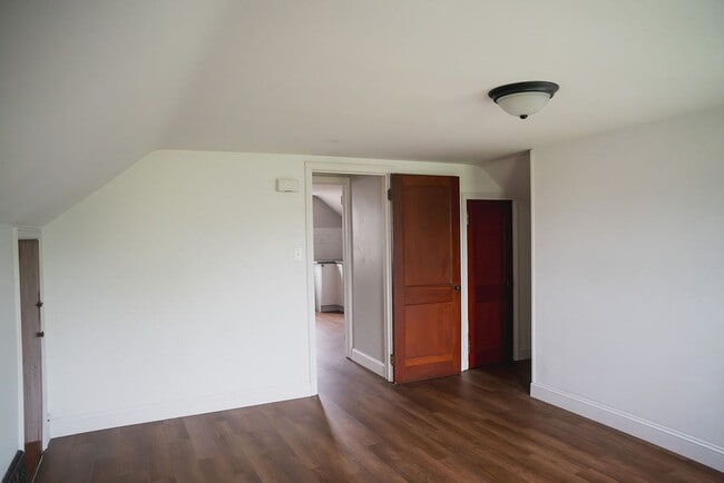 Building Photo - 914 Hellertown Rd