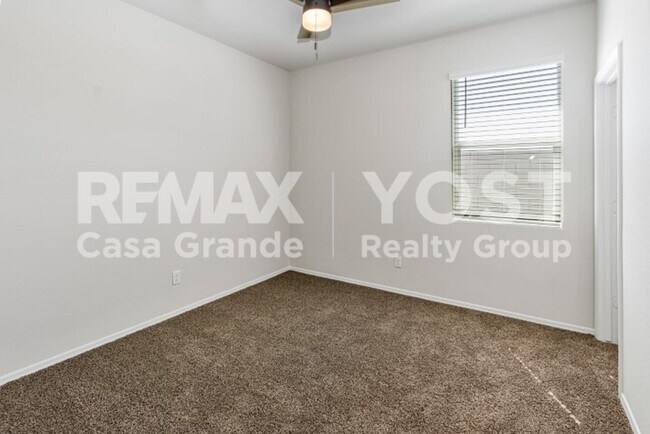 Building Photo - Modern Home with Half off move in special!
