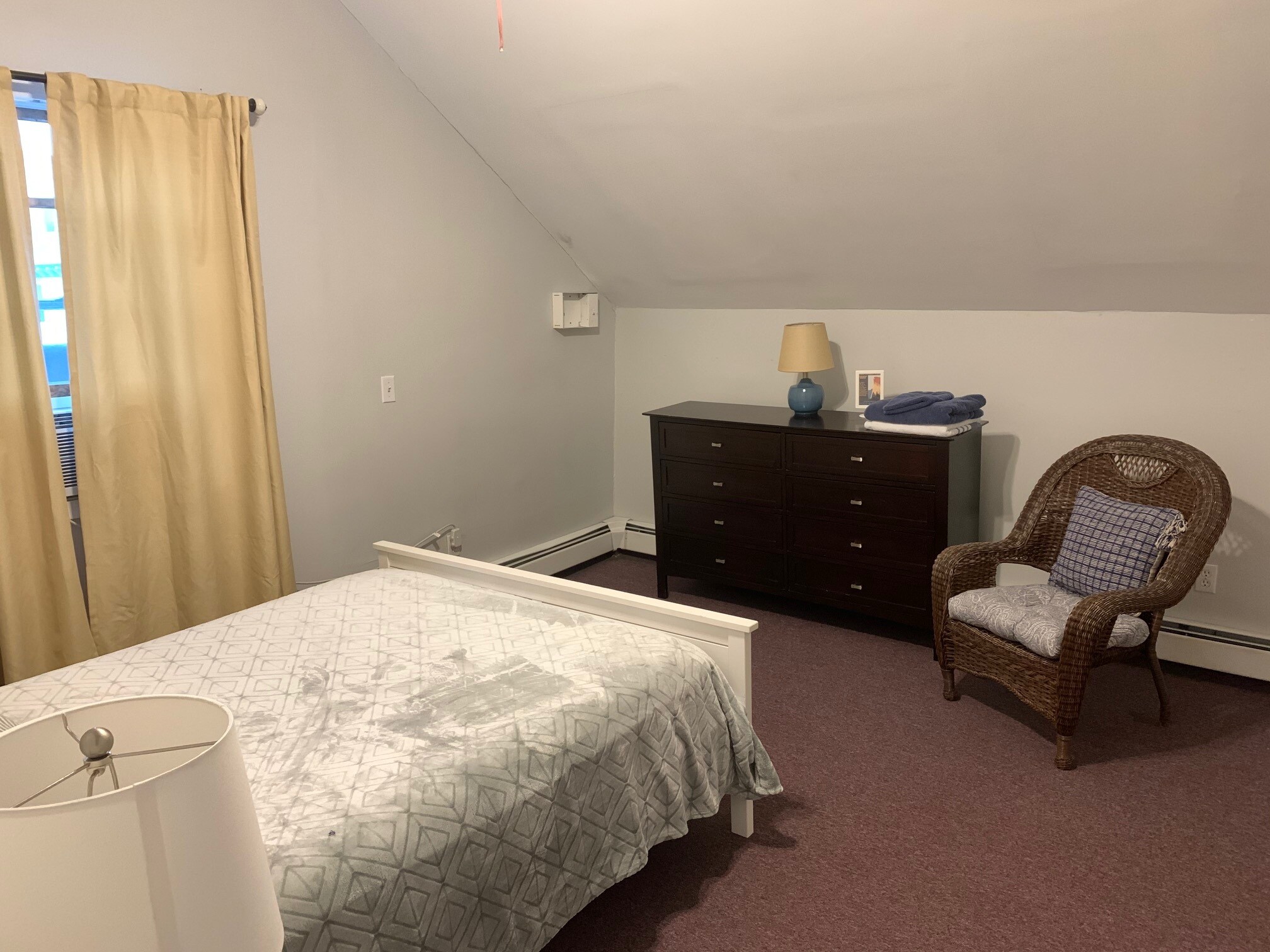 Building Photo - 378 Thames St