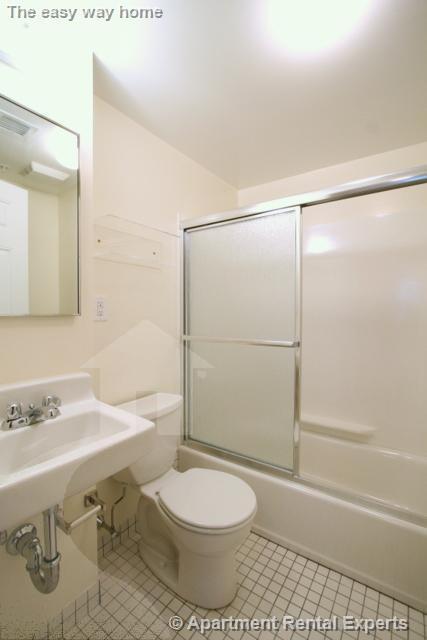 Building Photo - 881 Massachusetts Ave