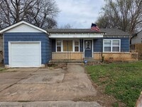 Building Photo - 3613 SE 24th St