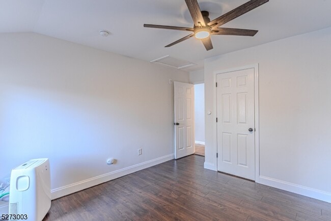 Building Photo - 110 Hillcrest Dr