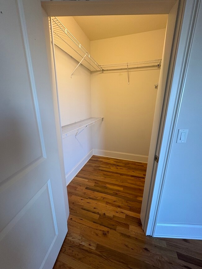 Building Photo - 21 Seir Hill Rd