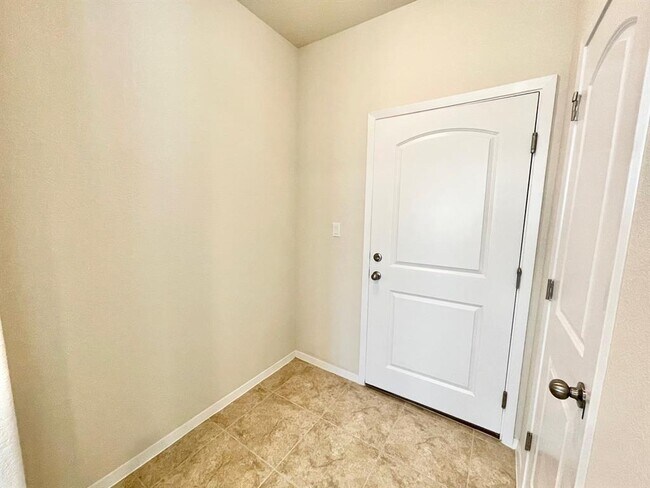 Building Photo - 111 Living Reef Dr