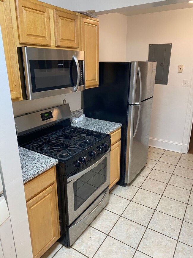 Building Photo - 208 N Nansemond St