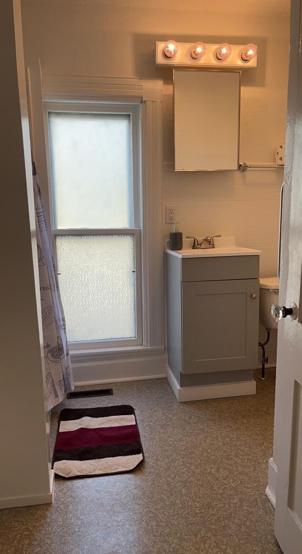 Building Photo - 208 Hudson St