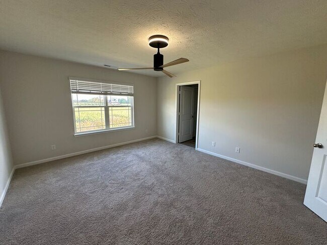 Building Photo - 113 Hunter's Rdg Dr