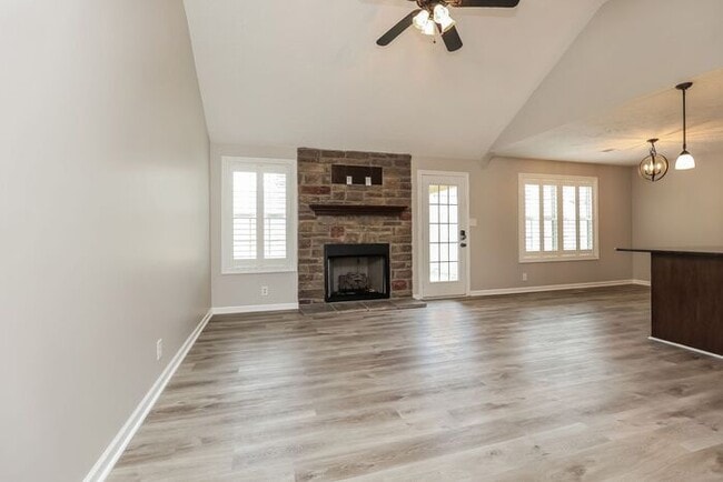 Building Photo - 1363 Freedom Dr