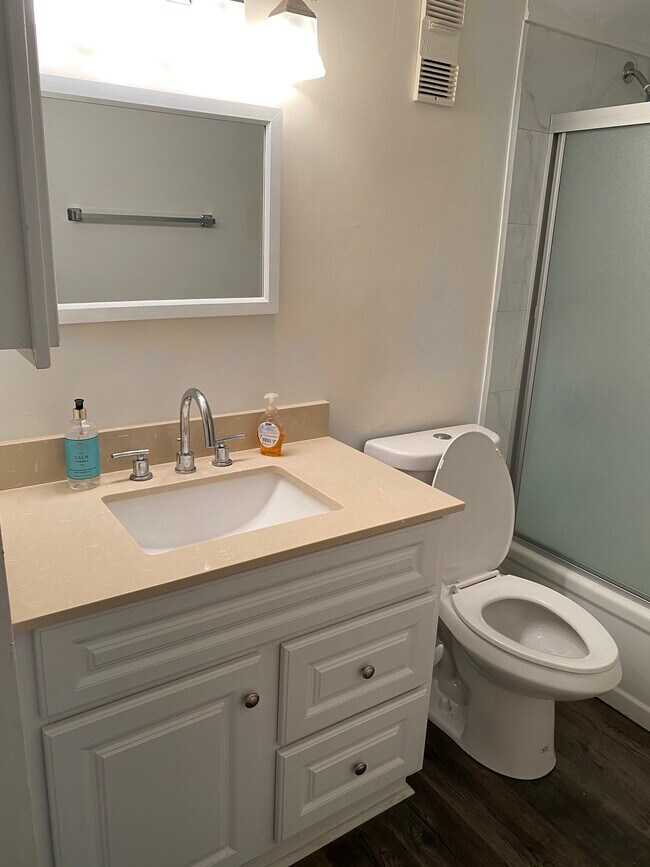 Building Photo - 11620 Park Blvd