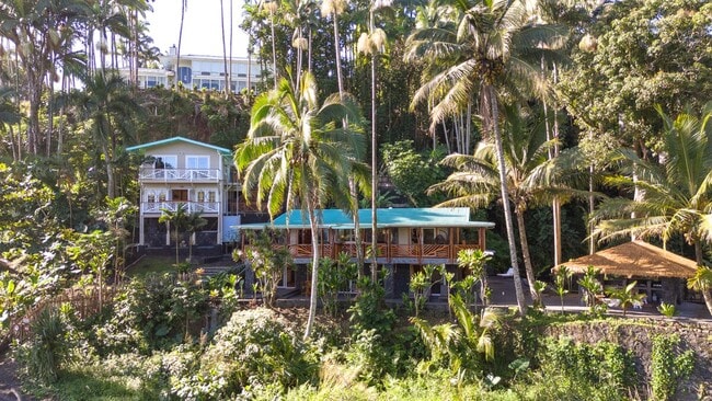 Building Photo - Oceanfront Estate: The Honolii Hale