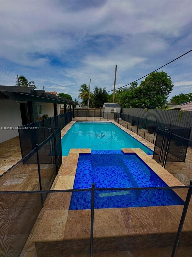 Building Photo - 1430 NW 183rd St