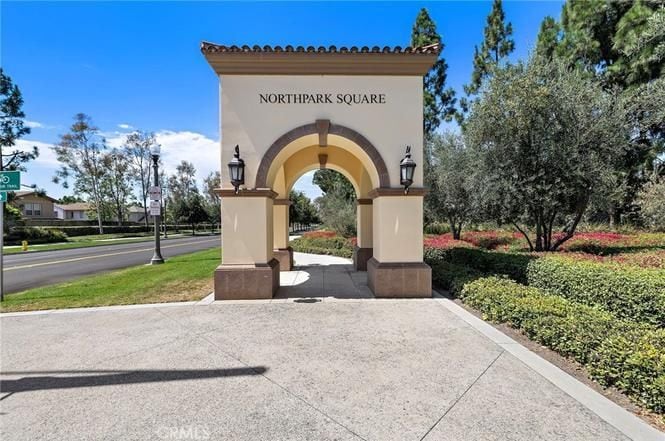 Building Photo - 16 Villager