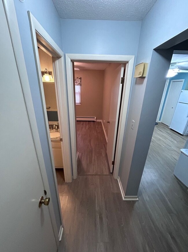 Building Photo - 3379 Division Ave SW