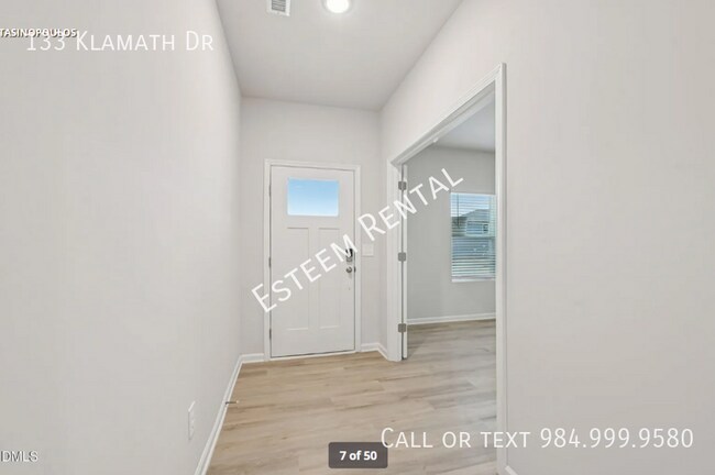 Building Photo - 133 Klamath Dr