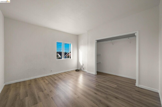 Building Photo - 203 Bissell Ave